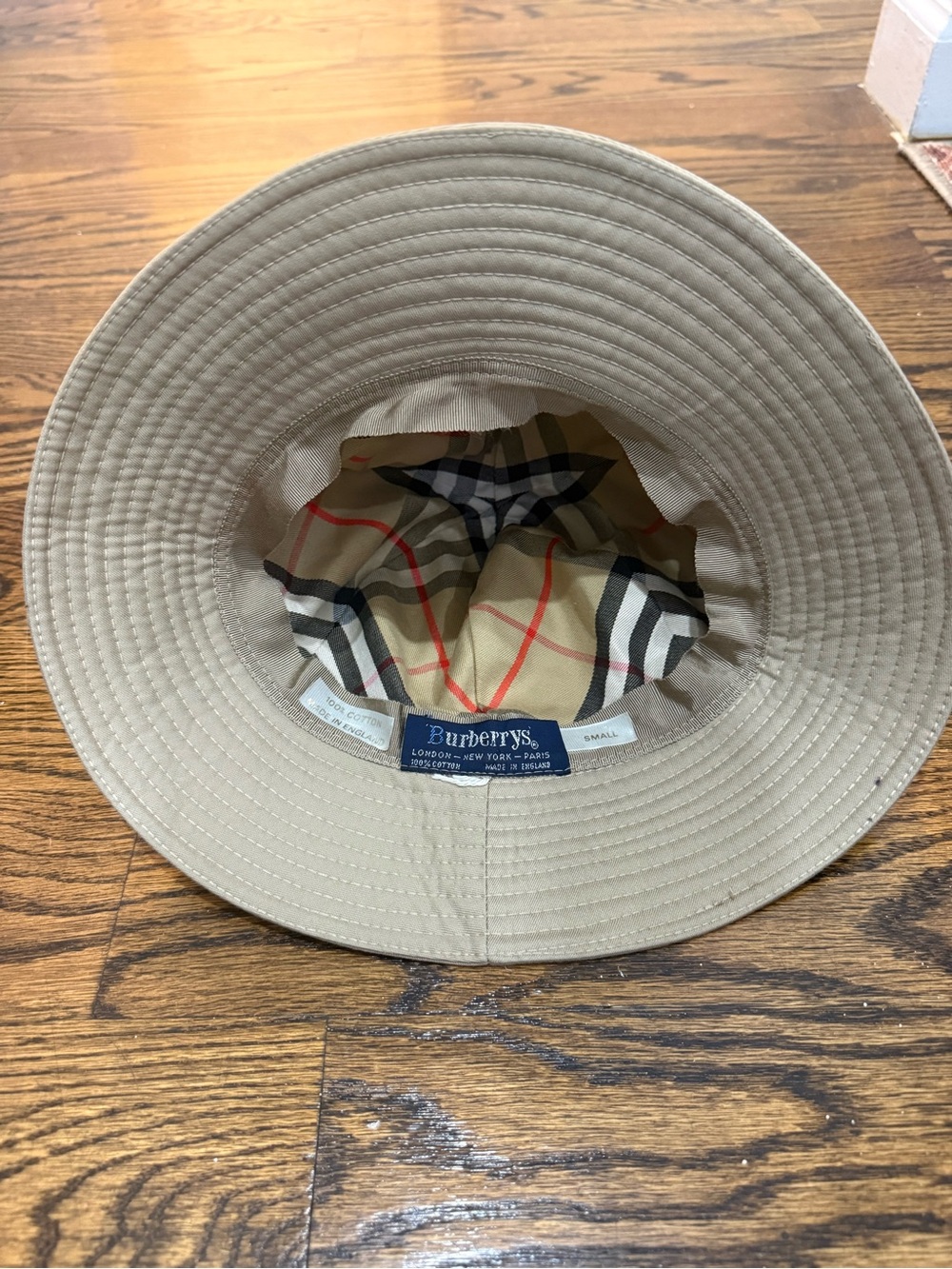 Burberry Beige Bucket Hat with Vintage Check Lining - GREAT CONDITION